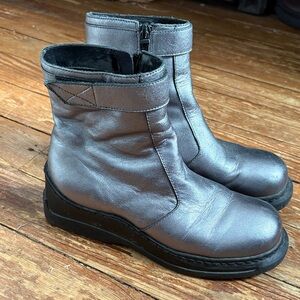 Esprit Vintage Leather Boots Size 7.5 Style Pluto Silver Chrome